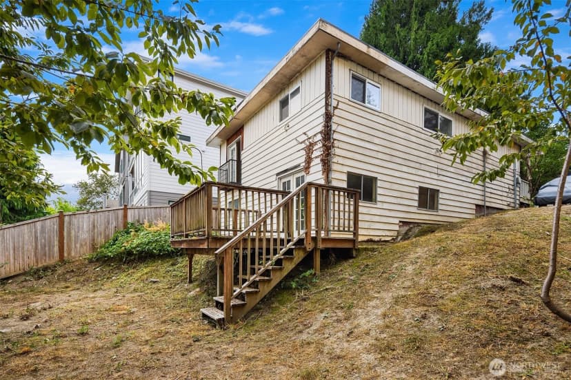 Property photo for 440 26th Avenue E, Seattle photo 11