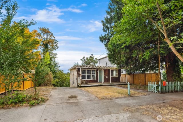 Property photo for 440 26th Avenue E, Seattle photo 5