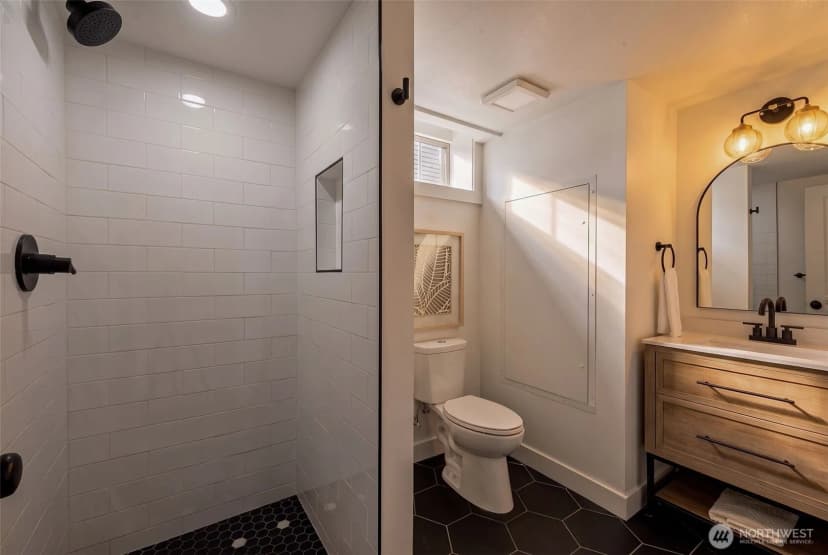 Property photo for 1712 30th Avenue S, Seattle photo 27