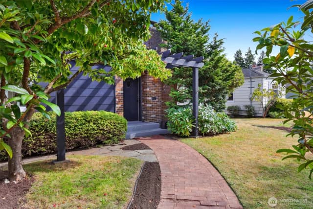 Property photo for 8040 Dibble Avenue Nw, Seattle photo 2