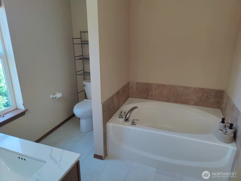 Property photo for 21519 Se 299th Way, Kent photo 11