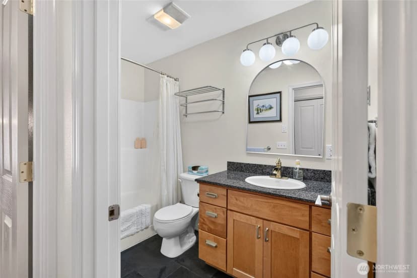 Property photo for 2710 N Sea Crest Avenue, Long Beach photo 18