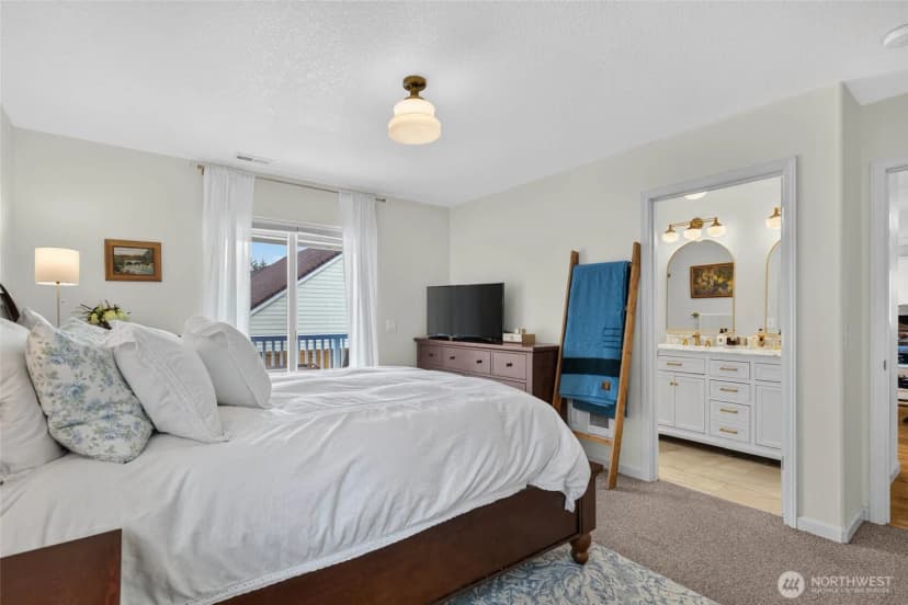 Property photo for 2710 N Sea Crest Avenue, Long Beach photo 13