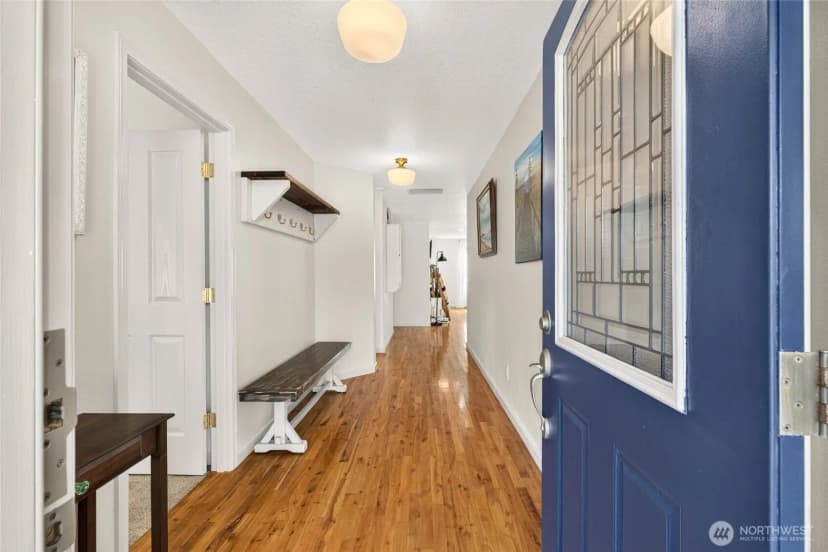 Property photo for 2710 N Sea Crest Avenue, Long Beach photo 4