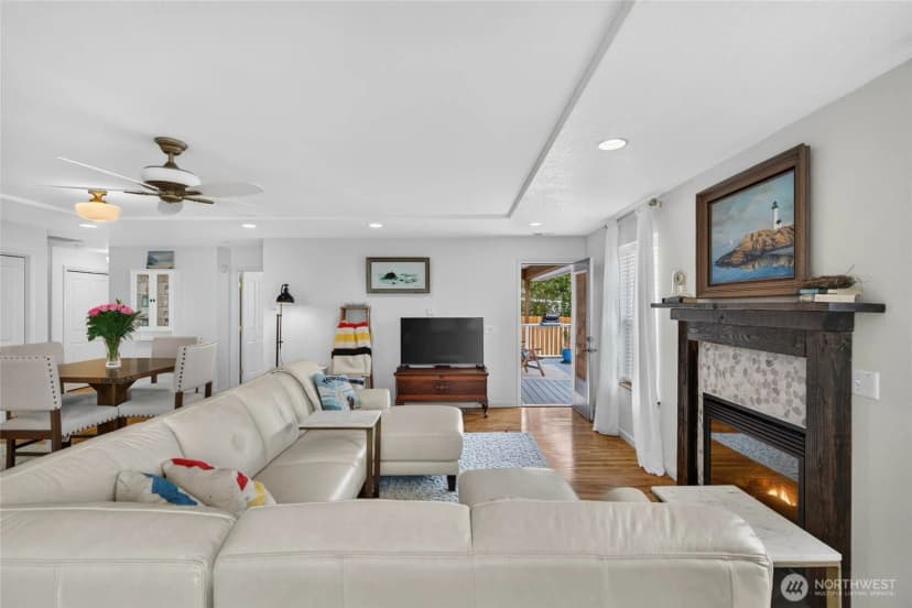 Property photo for 2710 N Sea Crest Avenue, Long Beach photo 8