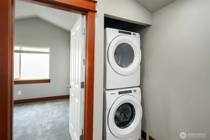 Property photo for 5260 Brooklyn Avenue Ne #b, Seattle photo 21