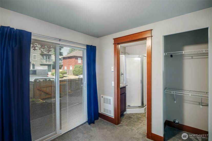 Property photo for 5260 Brooklyn Avenue Ne #b, Seattle photo 22