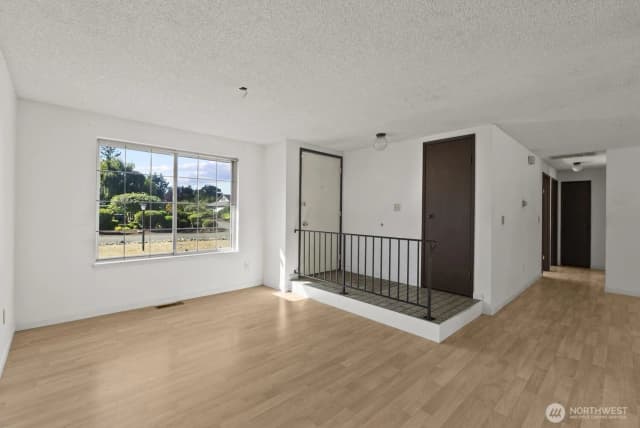 Property photo for 7515 97th Avenue Sw, Lakewood photo 4