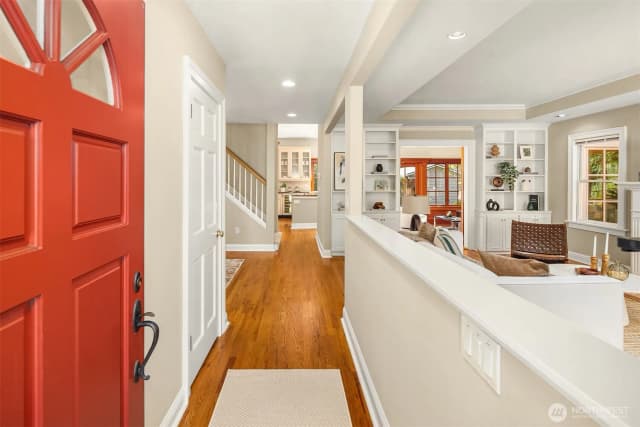 Property photo for 1612 38th Avenue E, Seattle photo 2