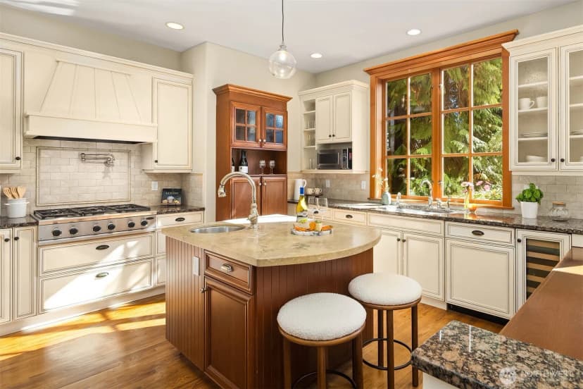 Property photo for 1612 38th Avenue E, Seattle photo 10