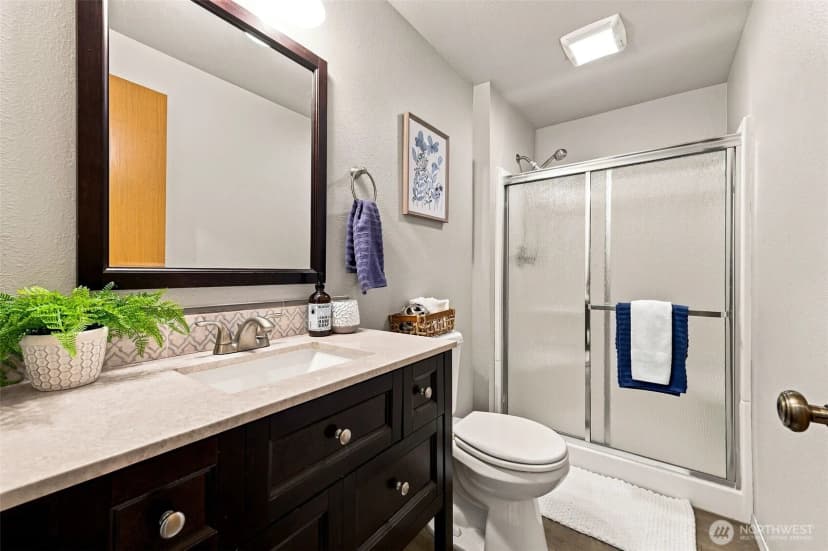 Property photo for 7016 Glen Terra Court Se, Lacey photo 20