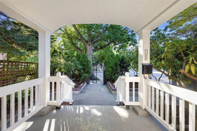 Property photo for 1140 23rd Avenue E, Seattle photo 3