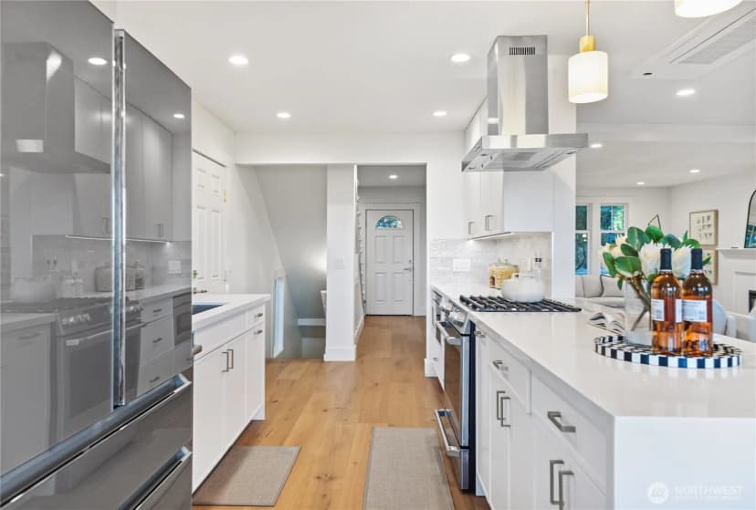 Property photo for 1140 23rd Avenue E, Seattle photo 9