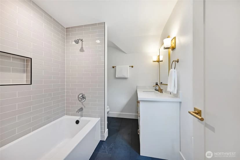 Property photo for 1140 23rd Avenue E, Seattle photo 19