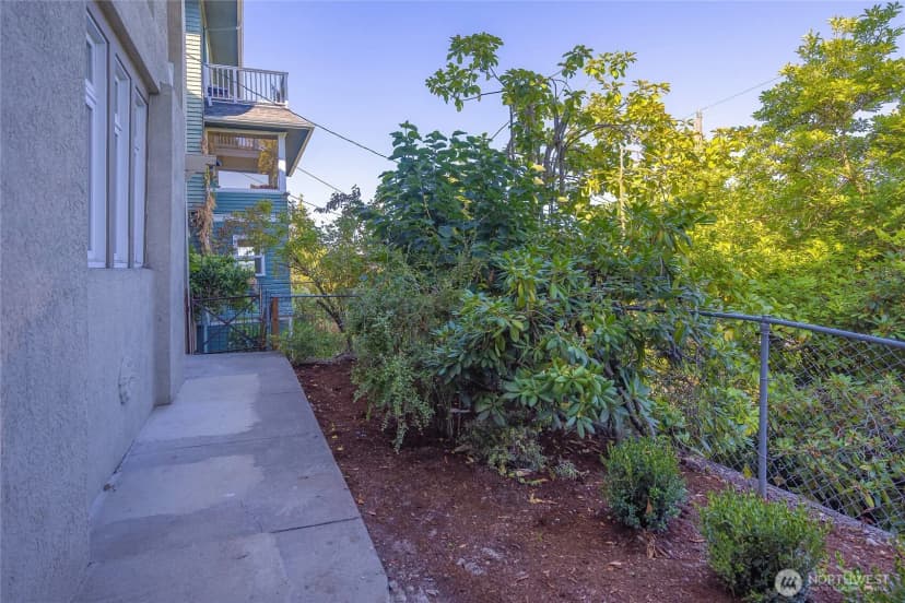 Property photo for 1140 23rd Avenue E, Seattle photo 27