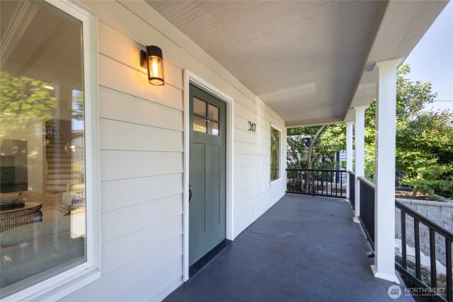 Property photo for 317 Ne 58th Street, Seattle photo 5