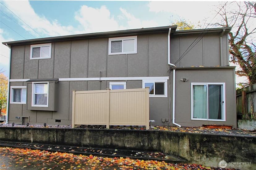 Property photo for 8011 Aurora Avenue N, Seattle photo 31