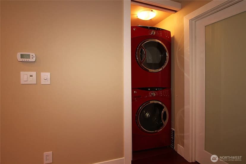 Property photo for 8011 Aurora Avenue N, Seattle photo 20