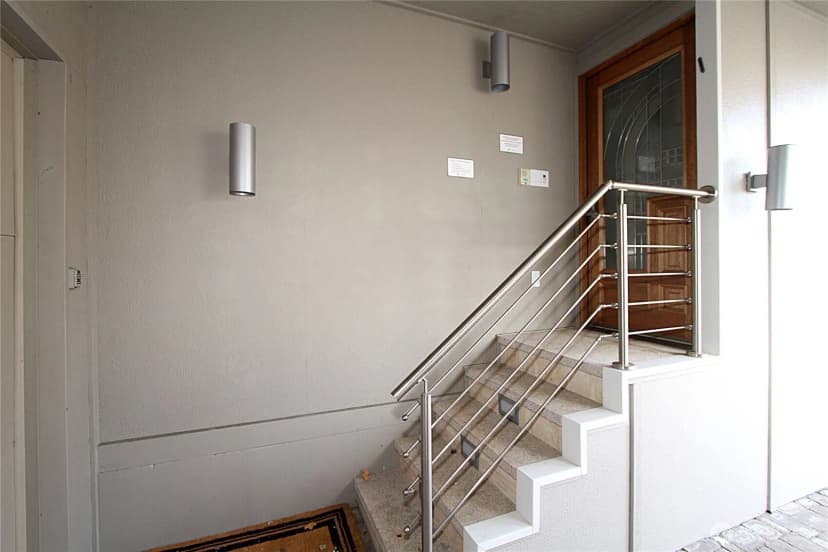 Property photo for 8011 Aurora Avenue N, Seattle photo 5