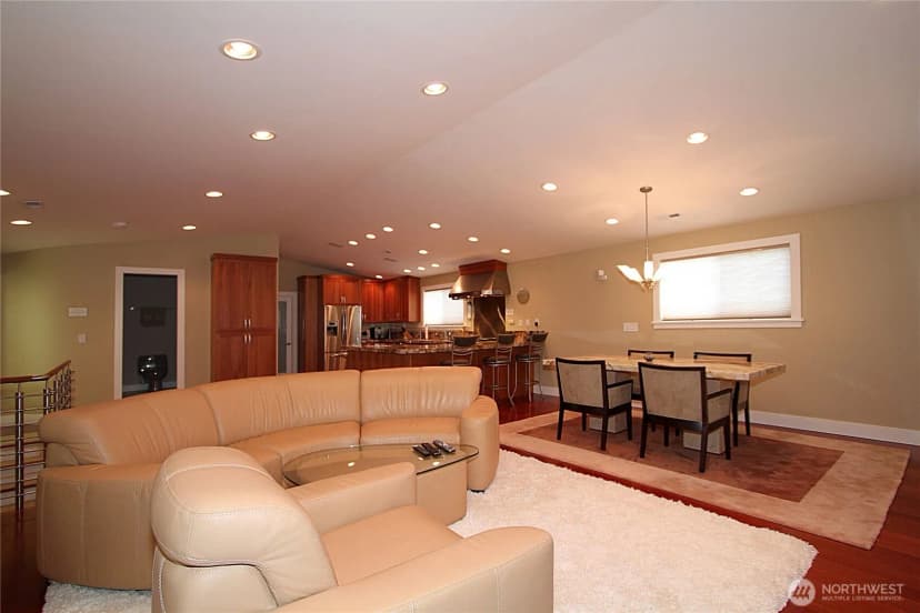 Property photo for 8011 Aurora Avenue N, Seattle photo 7