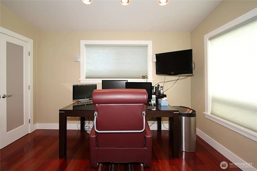 Property photo for 8011 Aurora Avenue N, Seattle photo 19