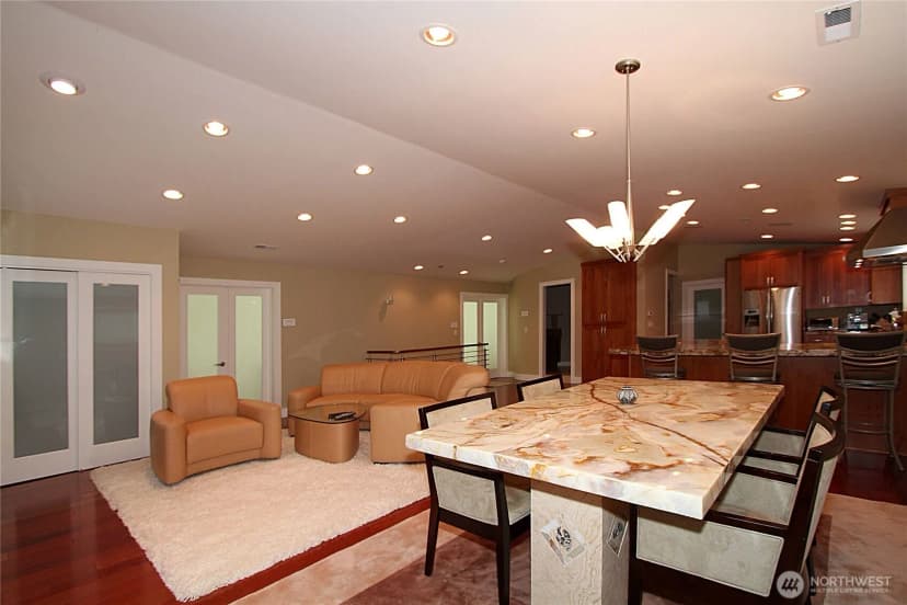 Property photo for 8011 Aurora Avenue N, Seattle photo 6