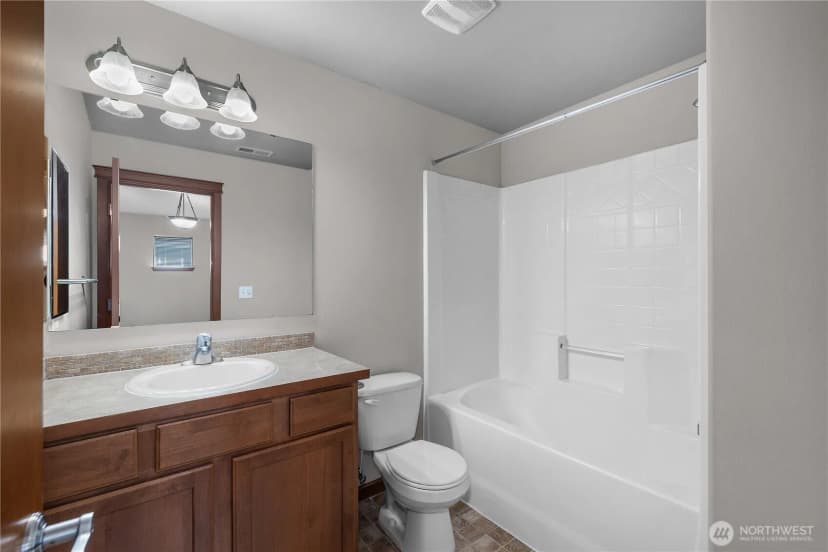 Property photo for 4634 Rochelle Street Se, Lacey photo 19