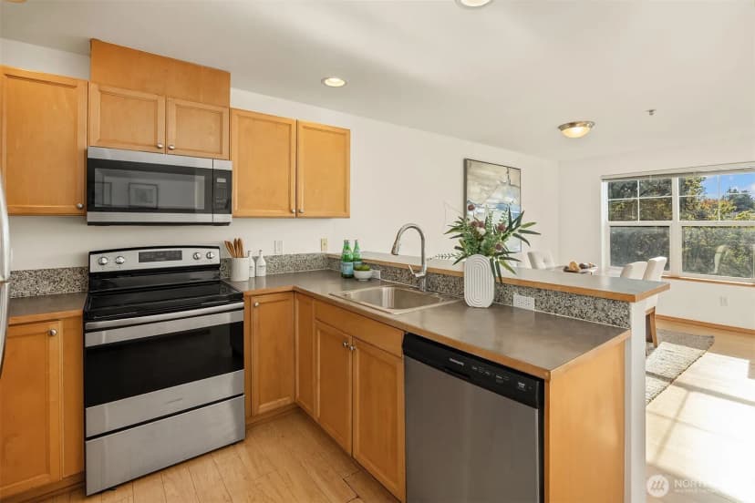 Property photo for 432 Ne Ravenna Boulevard #401, Seattle photo 11