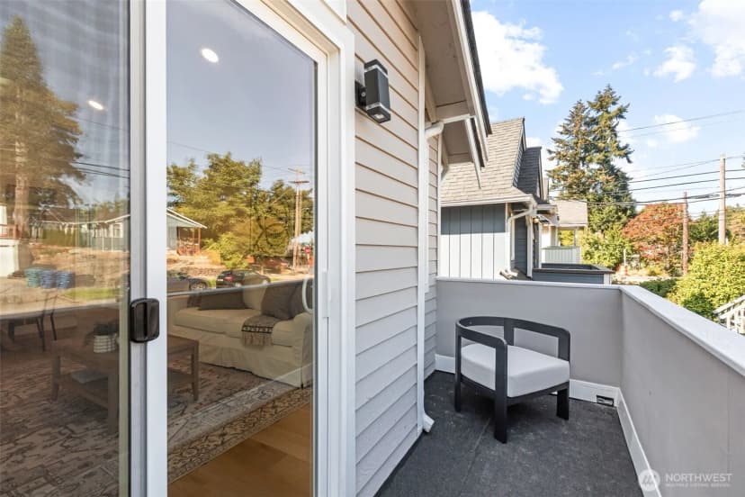 Property photo for 9751 Densmore Avenue N, Seattle photo 26