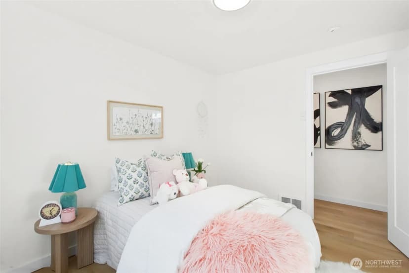 Property photo for 9751 Densmore Avenue N, Seattle photo 18