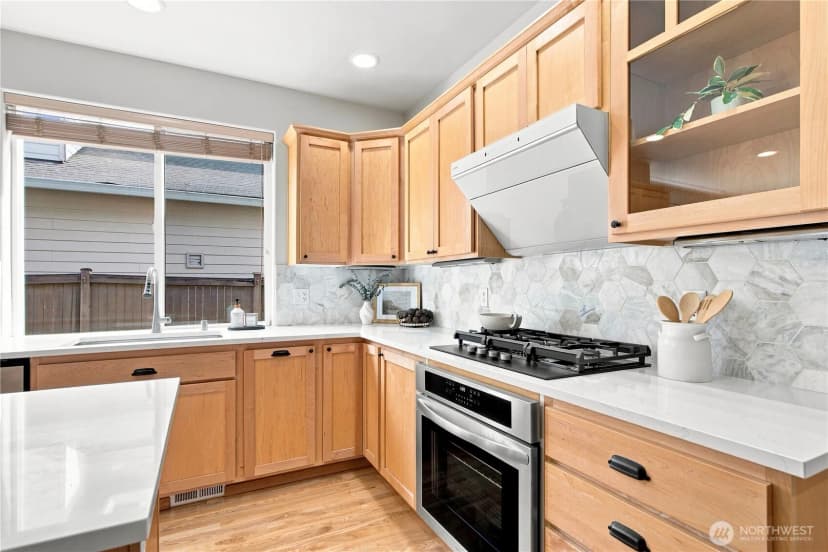 Property photo for 18001 81st Lane Ne, Kenmore photo 12