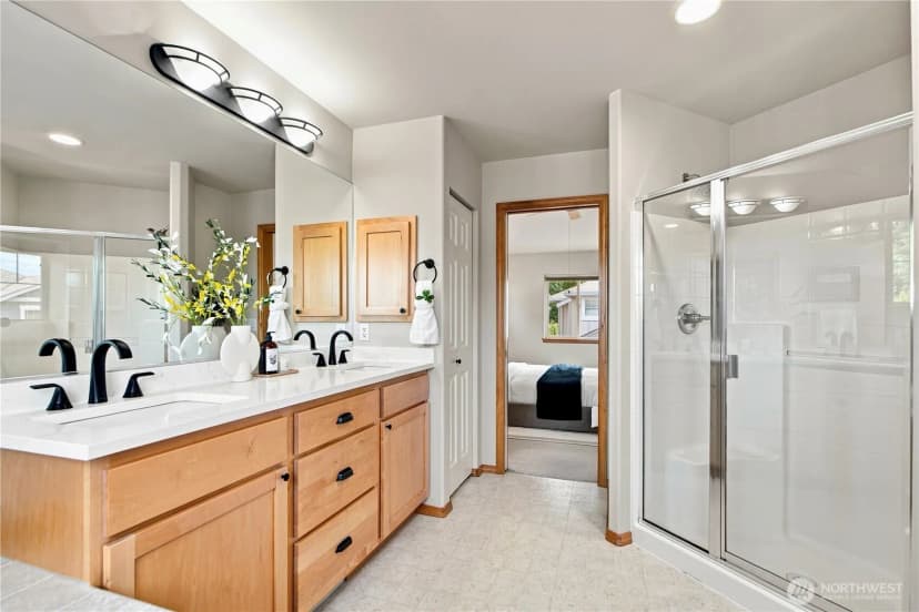 Property photo for 18001 81st Lane Ne, Kenmore photo 20