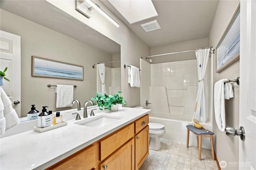 Property photo for 18001 81st Lane Ne, Kenmore photo 23