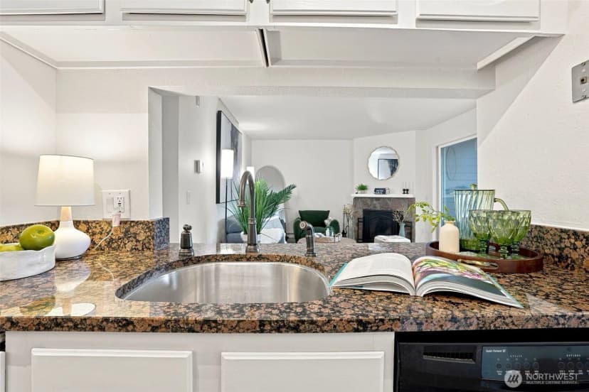 Property photo for 4187 W Lake Sammamish Parkway Se #b207, Bellevue photo 14