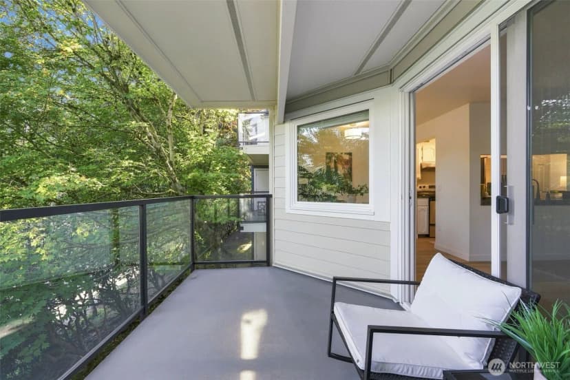 Property photo for 4187 W Lake Sammamish Parkway Se #b207, Bellevue photo 8