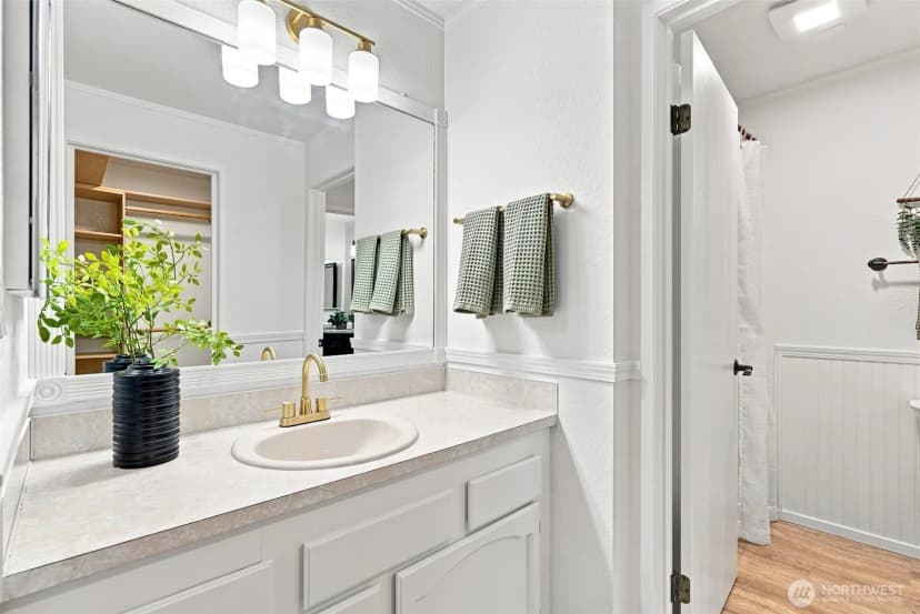 Property photo for 4187 W Lake Sammamish Parkway Se #b207, Bellevue photo 18