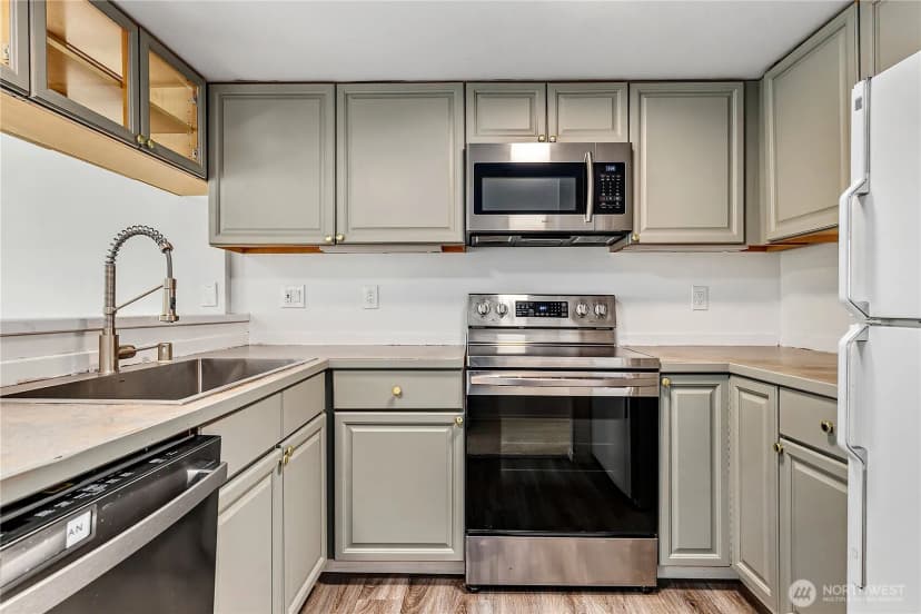 Property photo for 2805 Ne 125th Street #204, Seattle photo 5