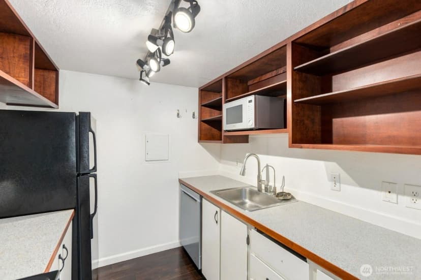 Property photo for 14010 Juanita Drive Ne #c6, Kirkland photo 8