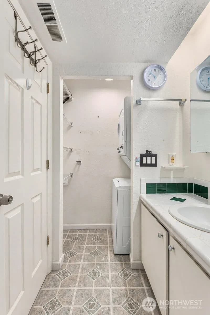 Property photo for 14010 Juanita Drive Ne #c6, Kirkland photo 15