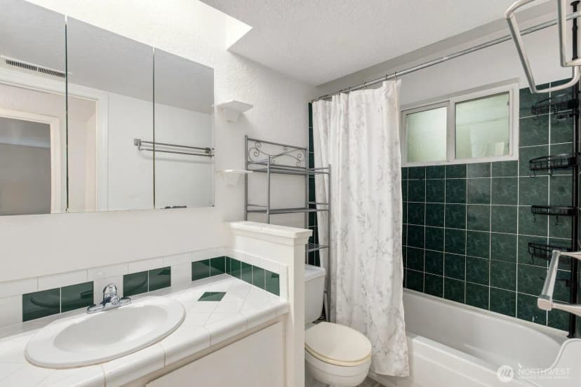 Property photo for 14010 Juanita Drive Ne #c6, Kirkland photo 11
