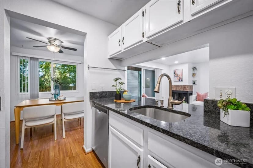 Property photo for 14620 Ne 35th Street #106, Bellevue photo 14