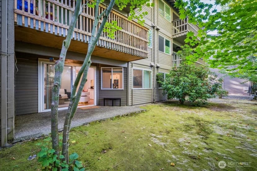 Property photo for 14620 Ne 35th Street #106, Bellevue photo 4