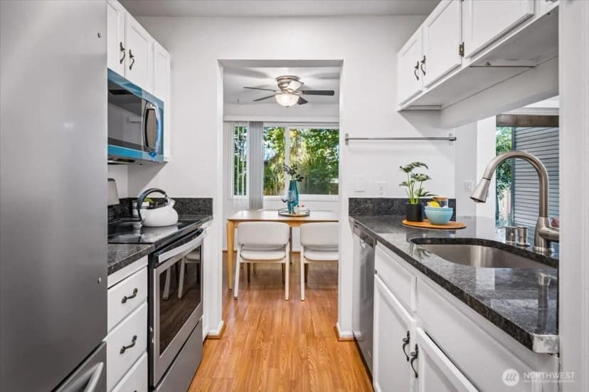Property photo for 14620 Ne 35th Street #106, Bellevue photo 15