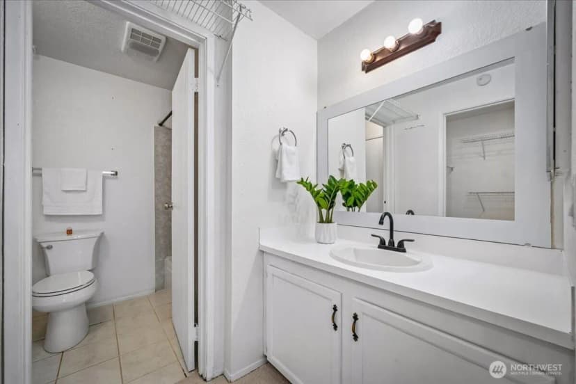 Property photo for 14620 Ne 35th Street #106, Bellevue photo 22