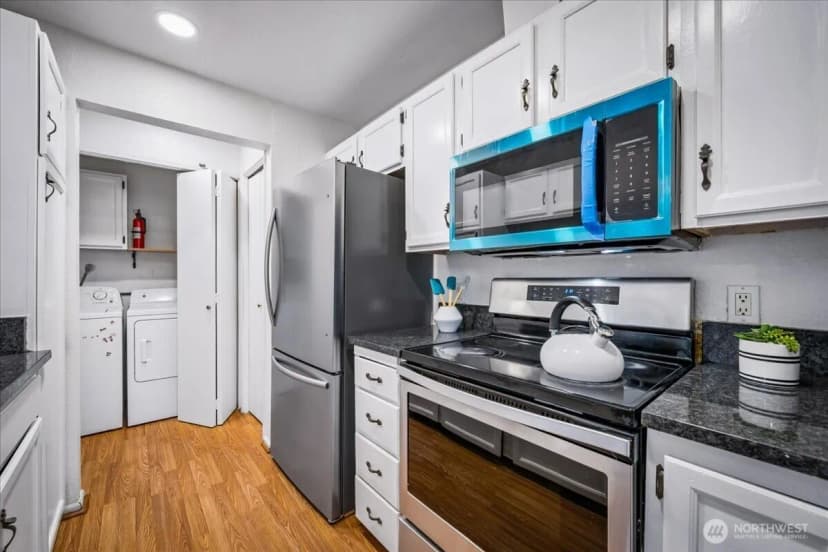 Property photo for 14620 Ne 35th Street #106, Bellevue photo 10