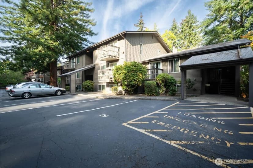 Property photo for 14620 Ne 35th Street #106, Bellevue photo 28