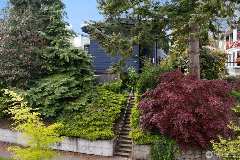 Property photo for 1519 5th Ave W #5, Seattle photo 12