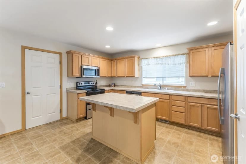 Property photo for 18311 96th Avenue E, Puyallup photo 8