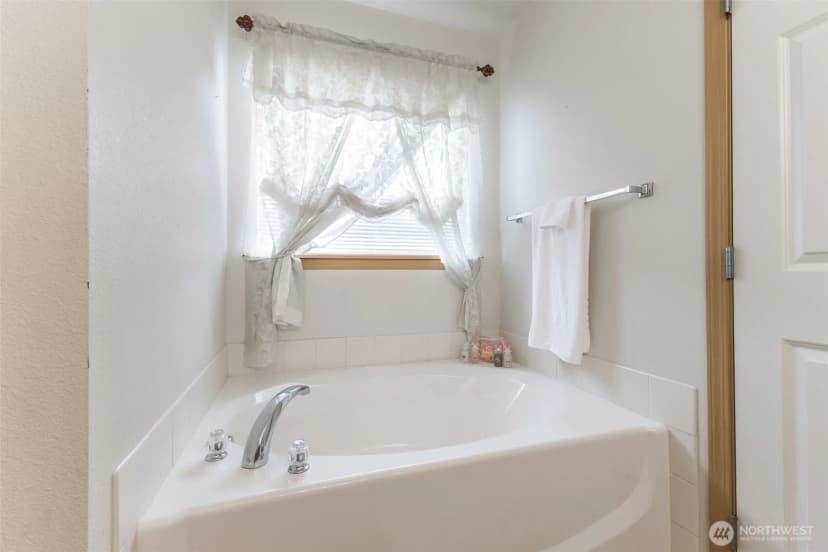 Property photo for 18311 96th Avenue E, Puyallup photo 18