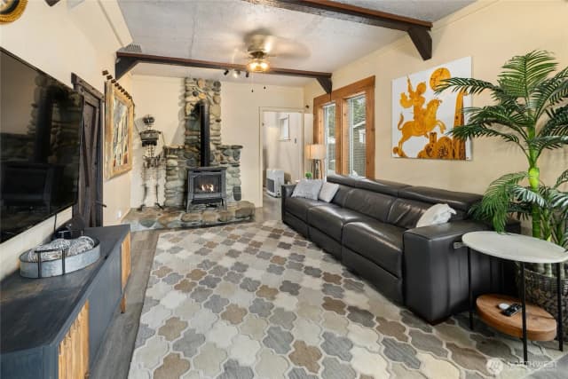 Property photo for 611 Cleveland Avenue, South Cle Elum photo 2